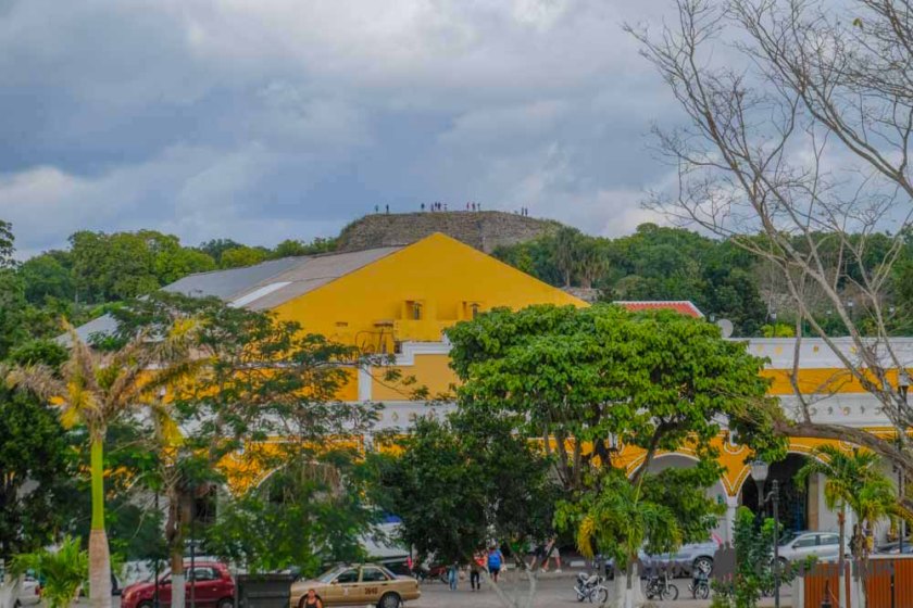 piramide-izamal